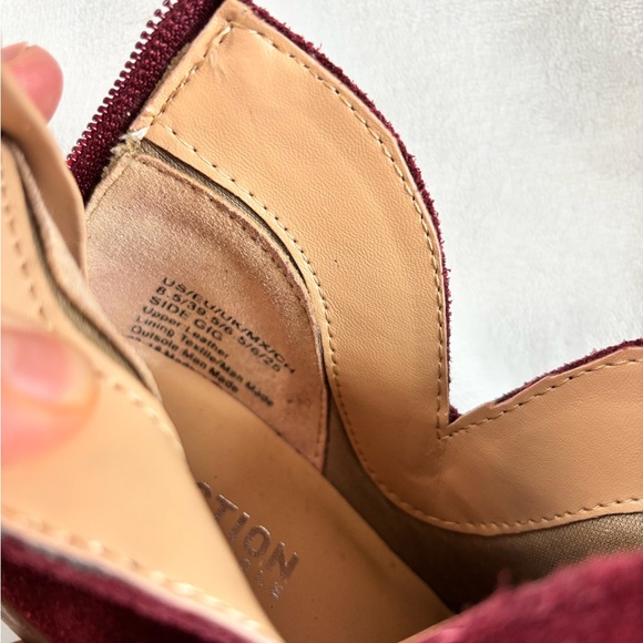 Kenneth Cole Reaction Red Suede Embroidered V-Cut Ankle Booties Size 8,5 - Picture 6 of 11